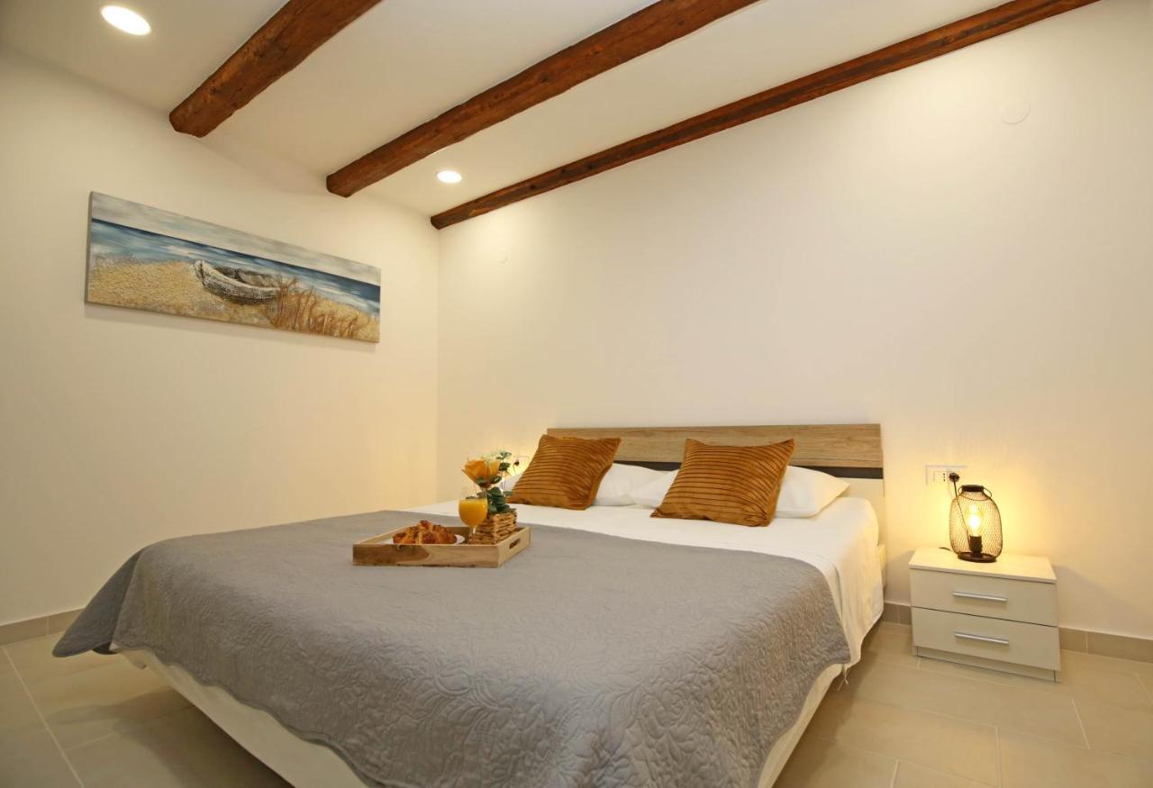 Apartment Tonka Šibenik Esterno foto